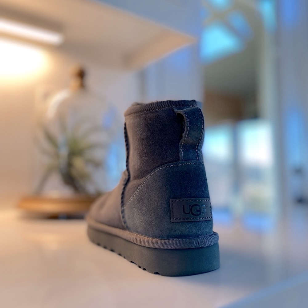 Womens Classic II Mini Ugg Boots in Gray